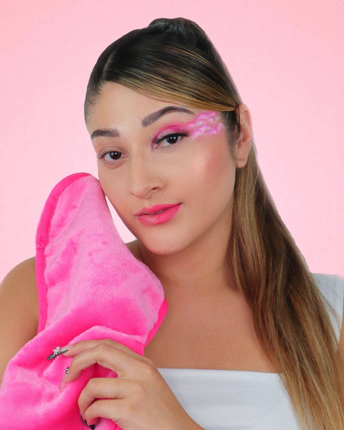 Original Pink MakeUp Eraser PRO - BAY WINDOW