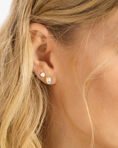 She's a Boss Studs - BAY WINDOW