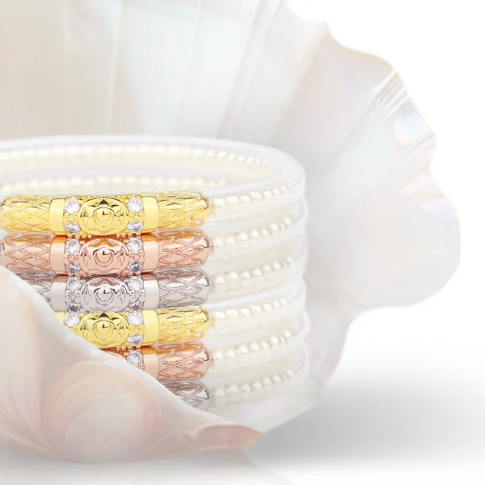 Three Queens White Pearl