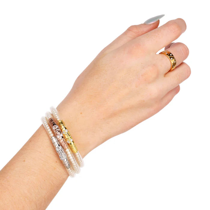Three Queens White Pearl