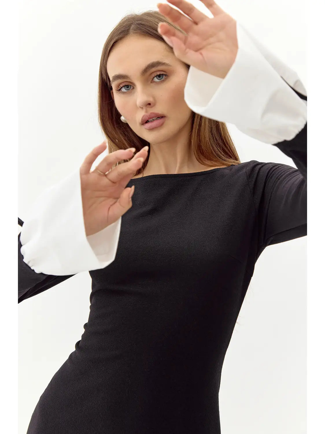 Vicki Contrast Cuff Mini Dress - BAY WINDOW