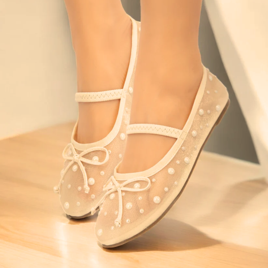 Carly Flat - Cream - BAY WINDOW