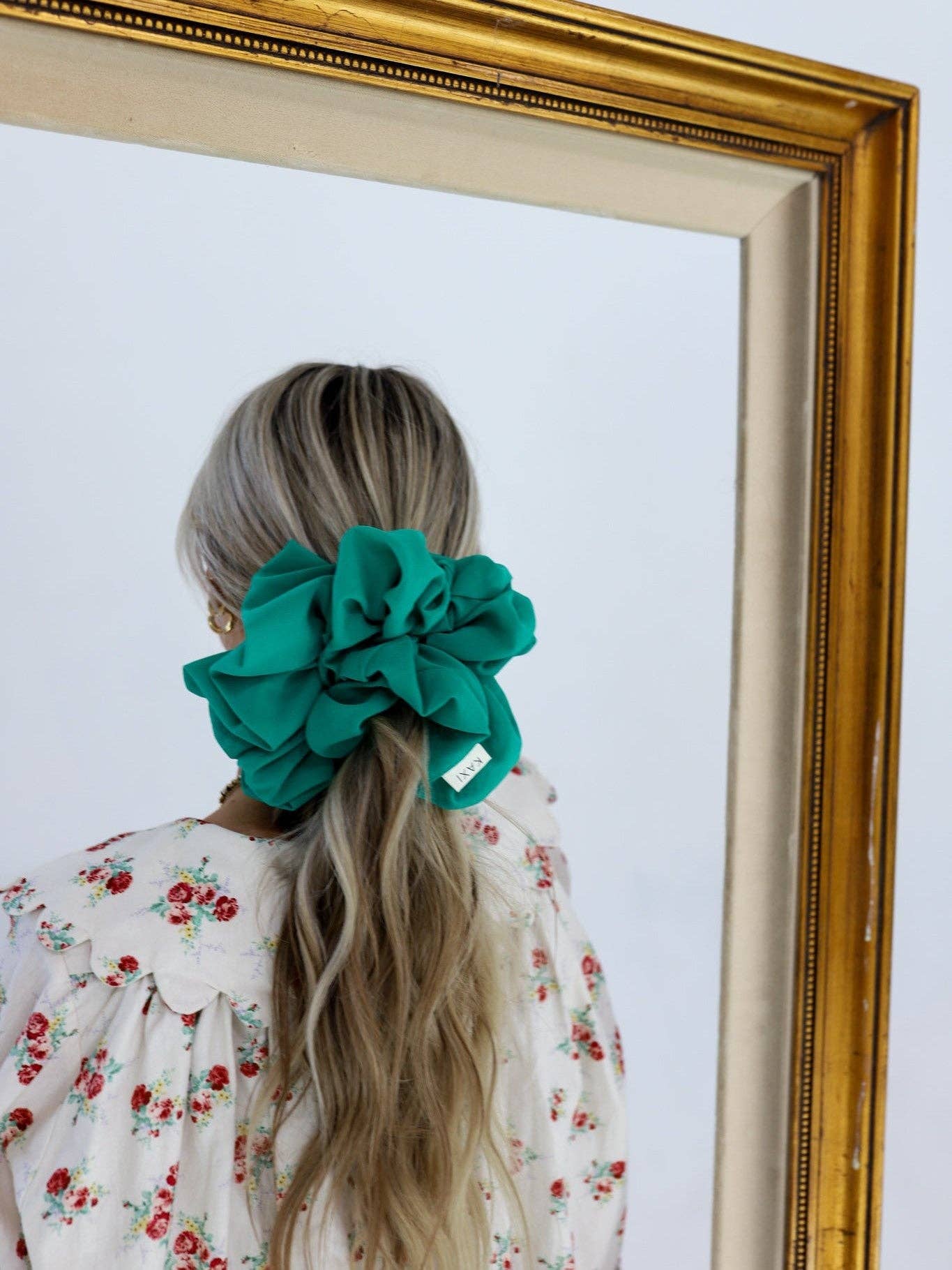 Jumbo Scrunchie - BAY WINDOW
