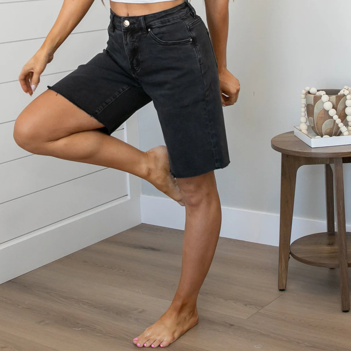 Mid-Rise Fit Relaxed Bermuda Shorts - Black - BAY WINDOW