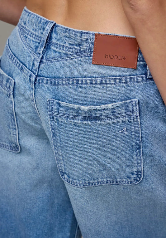 Clean Classic 13 1/2 Inseam Barrel Shorts - Medium Wash