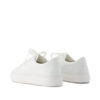 Izzy Sneaker