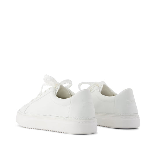 Izzy Sneaker