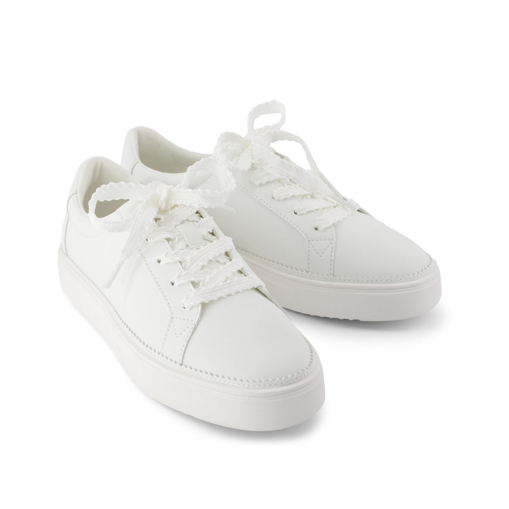 Izzy Sneaker