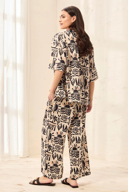 Pull On Capri w/ Waistband Ruffle - Canvas