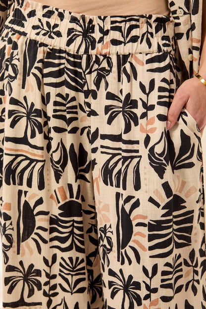 Pull On Capri w/ Waistband Ruffle - Canvas