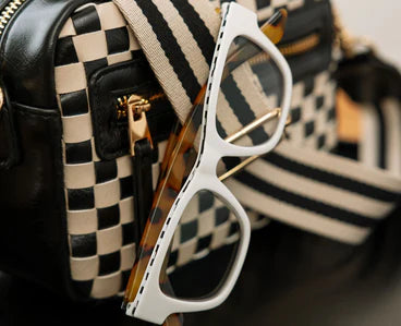 Bernadette - BAY WINDOW