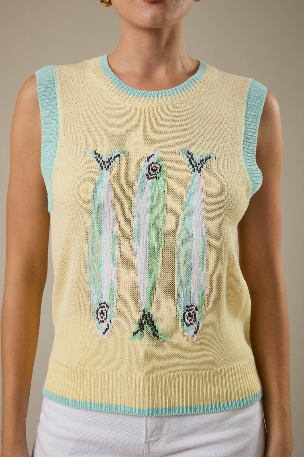 ROUND NECK 'FISH' GRAPHIC SWEATER VEST
