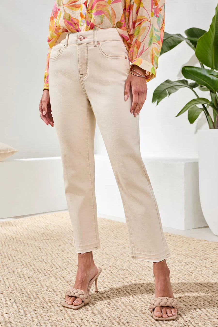 Sophia Curvy Micro Flare Crop Jeans - Ecru