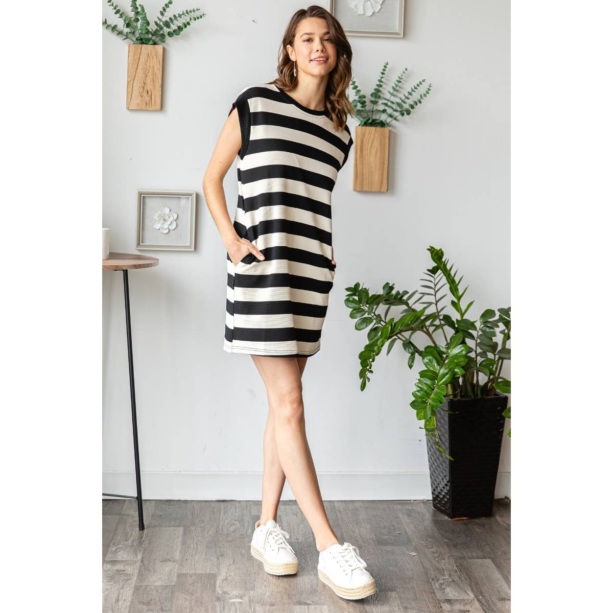 Bold Stripe Texture Knit Pullover Short Dress