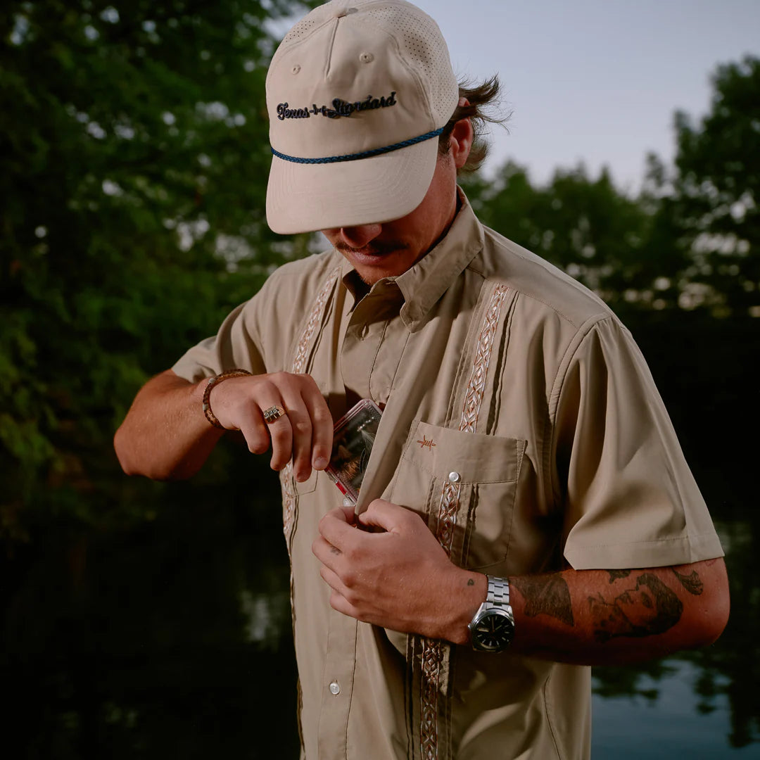 Guayabera Libre - Cuero - BAY WINDOW