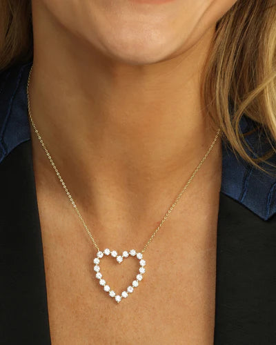 She's an Icon Heart Necklace - BAY WINDOW