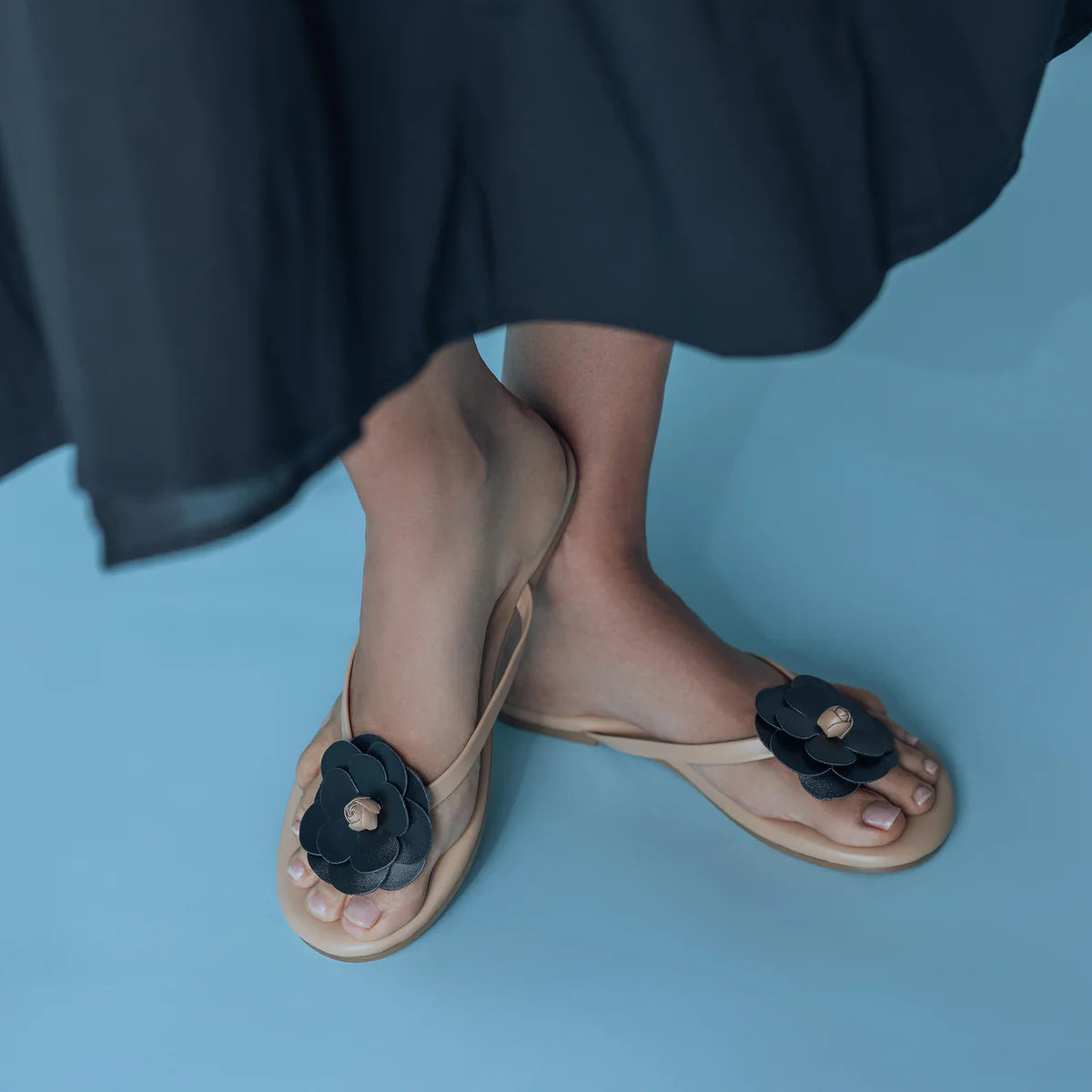Valentina Sandal - Tan/Black