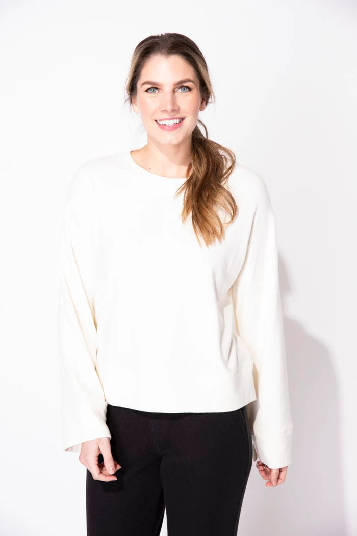 Snuggly Pullover - BAY WINDOW