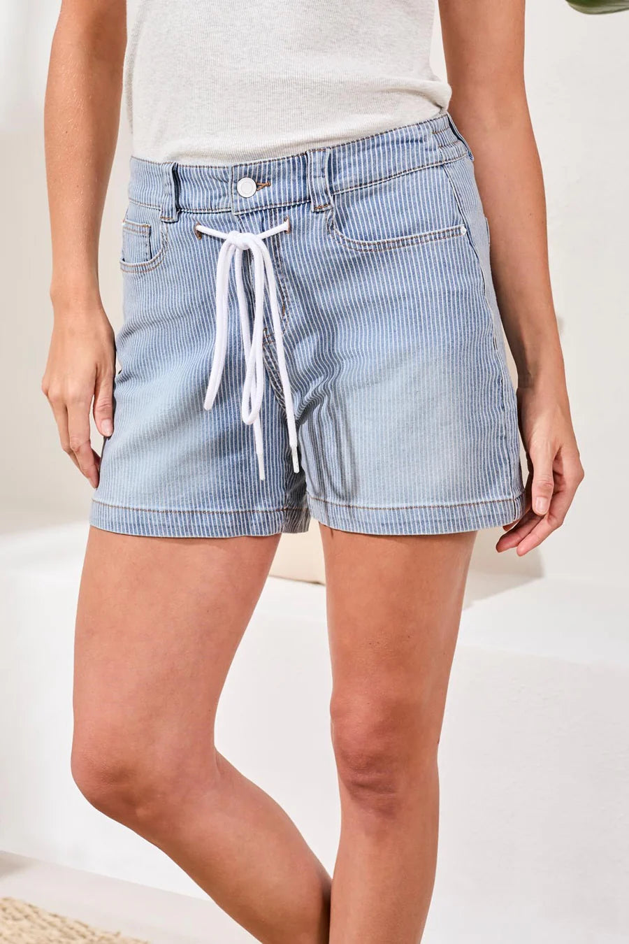 Audrey Wide Short w/ Back Elastic - Seaport