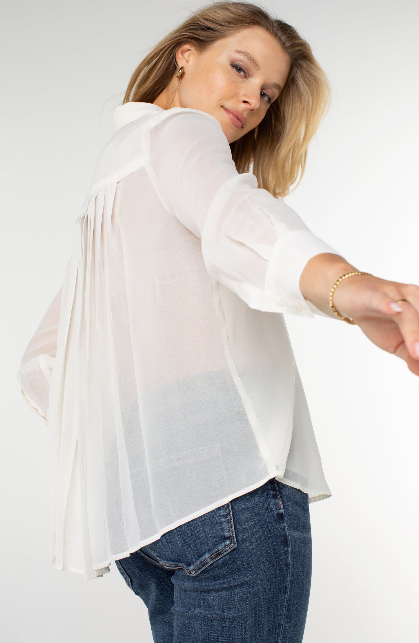 Long Sleeve Woven Shirt w/ Pleat Back Detail